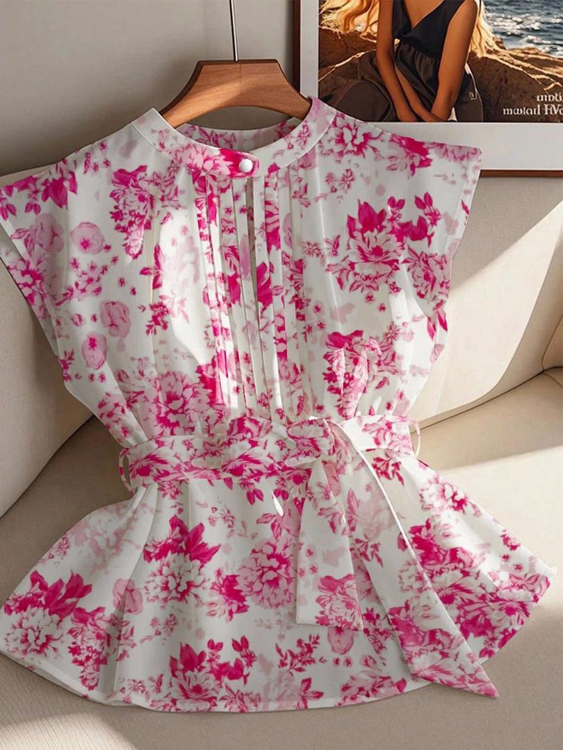 News models hauts woman